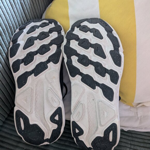 Hoka  Clifton 9 - Picture 2 of 4